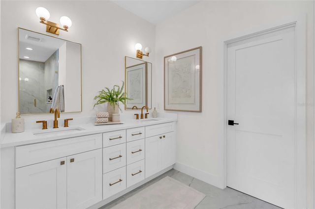 3002 W PLATT 7, Tampa, FL 33609