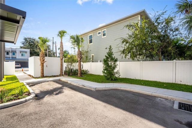 3002 W PLATT 7, Tampa, FL 33609
