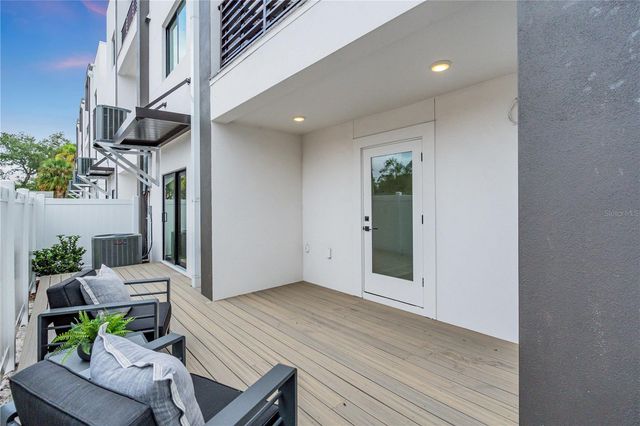 3002 W PLATT 7, Tampa, FL 33609