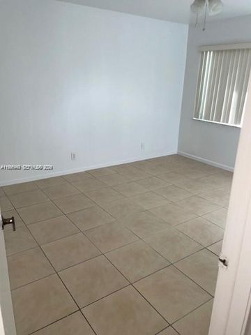 8940 S Hollybrook Boulevard 306, Pembroke Pines, FL 33025