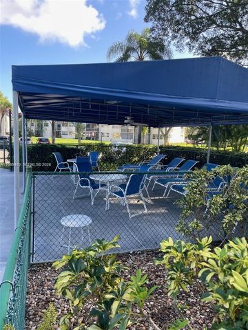 8940 S Hollybrook Boulevard 306, Pembroke Pines, FL 33025