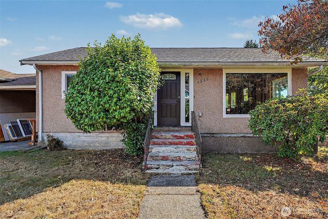 5220 64th Street W, University Place, WA 98467