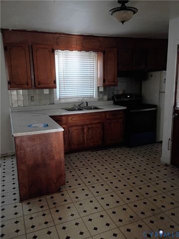 3213 Norfolk St, Hopewell, VA 23860