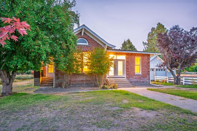 206 E McDowell Ave, Alturas, CA 96101