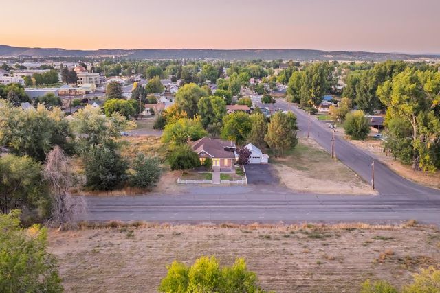 206 E McDowell Ave, Alturas, CA 96101