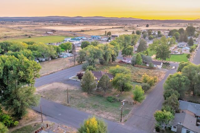 206 E McDowell Ave, Alturas, CA 96101