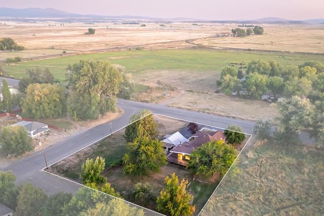 206 E McDowell Ave, Alturas, CA 96101