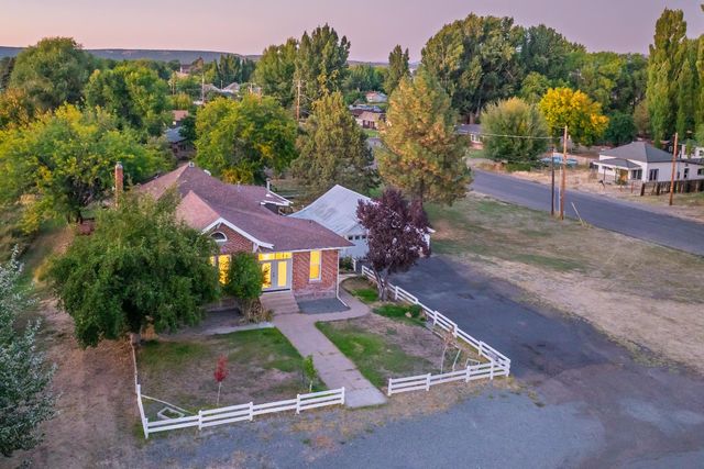 206 E McDowell Ave, Alturas, CA 96101