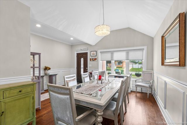 10132 S Keeler Avenue, Oak Lawn, IL 60453