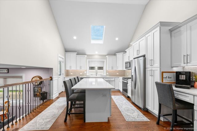 10132 S Keeler Avenue, Oak Lawn, IL 60453