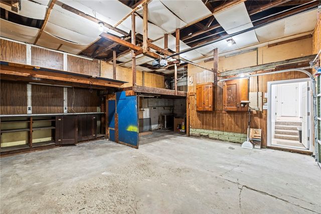 2135 Columbus Road, Springfield, OH 45503