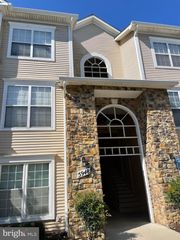 5948 FOUNDERS HILL DR #203, Alexandria, VA 22310