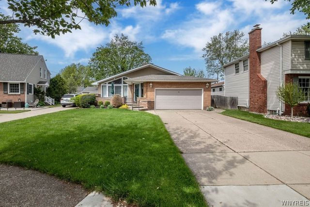 78 Snug Haven Court, Tonawanda, NY 14150