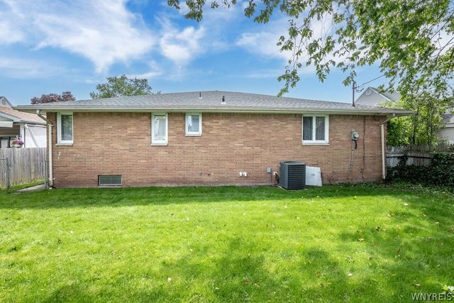 78 Snug Haven Court, Tonawanda, NY 14150