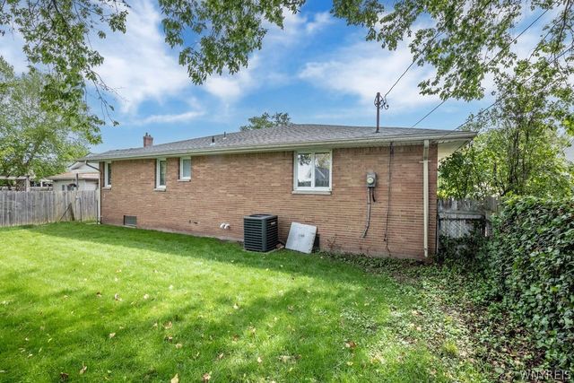 78 Snug Haven Court, Tonawanda, NY 14150