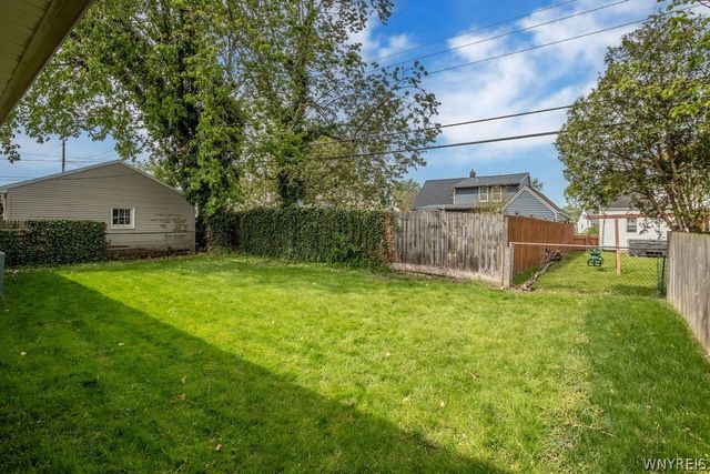 78 Snug Haven Court, Tonawanda, NY 14150