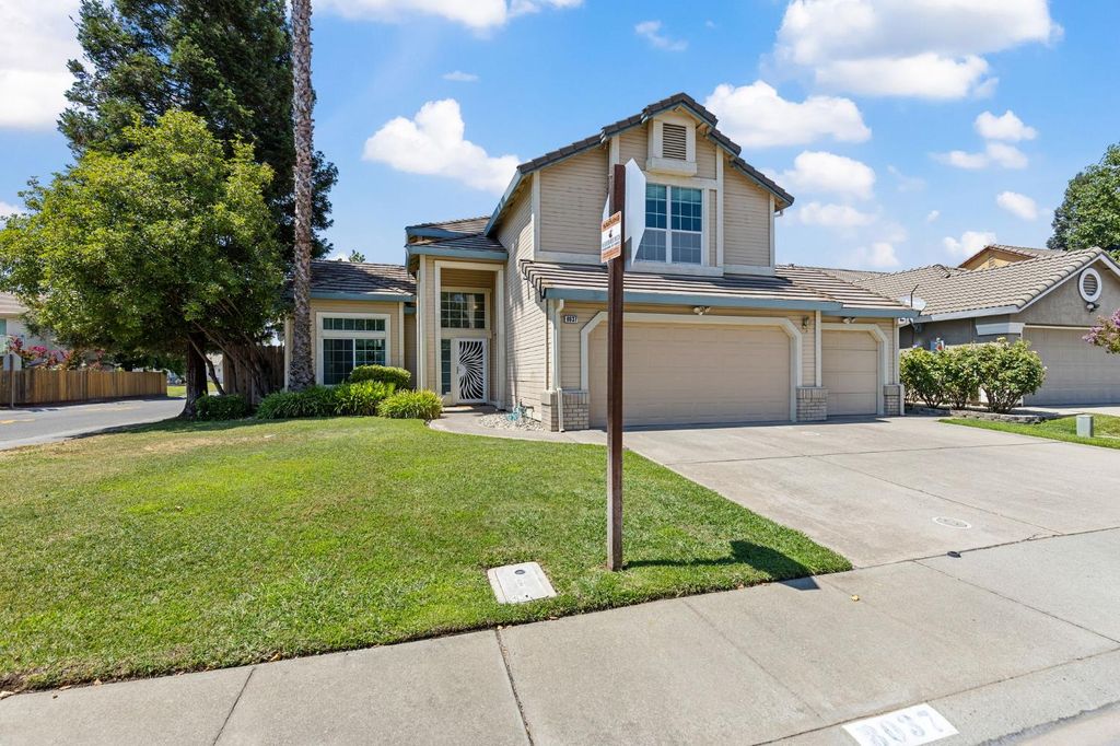 8037 Sunburst Ct, Antelope, CA 95843
