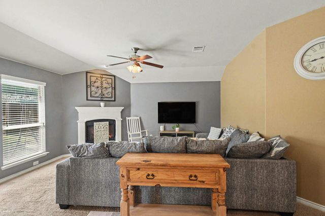 231 Orbit Drive, Lavon, TX 75166