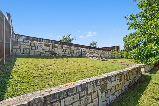 231 Orbit Drive, Lavon, TX 75166