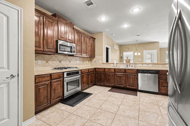 231 Orbit Drive, Lavon, TX 75166