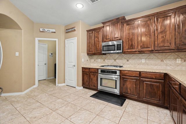 231 Orbit Drive, Lavon, TX 75166