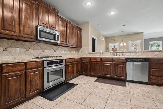 231 Orbit Drive, Lavon, TX 75166
