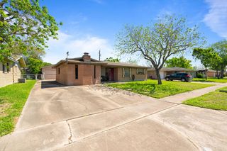 3818 Bentwood, Corpus Christi, TX 78415