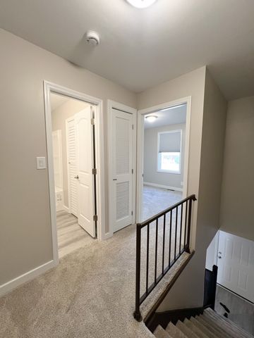 1521 W Knollwood Cir Apt B, Clarksville, TN 37043