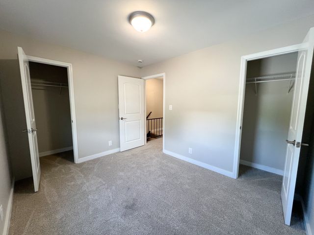 1521 W Knollwood Cir Apt B, Clarksville, TN 37043