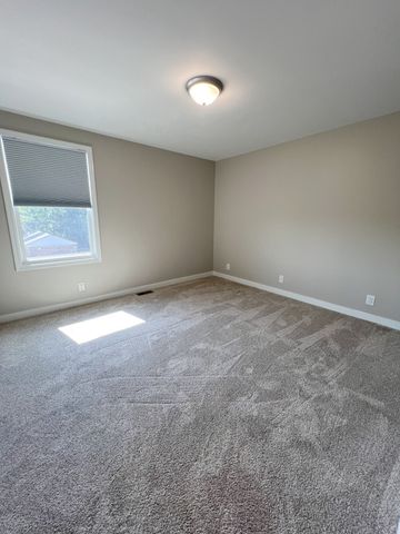 1521 W Knollwood Cir Apt B, Clarksville, TN 37043