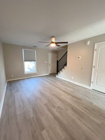 1521 W Knollwood Cir Apt B, Clarksville, TN 37043