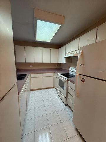 3380 CRYSTAL COURT E B, Palm Harbor, FL 34685