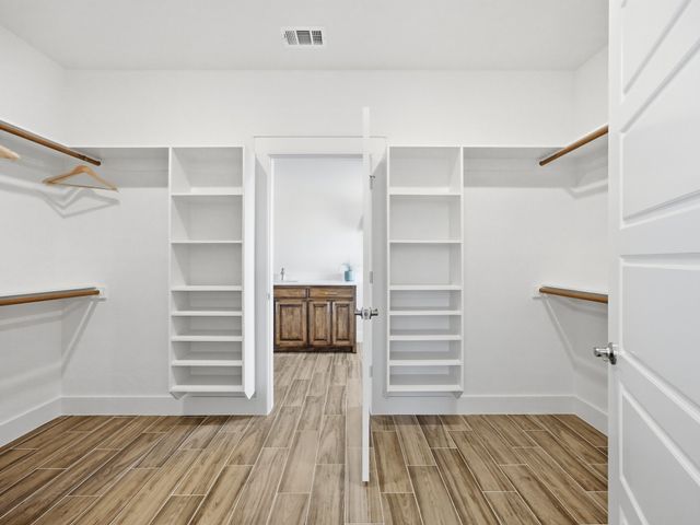 107 W Stagecoach Trail, Weatherford, TX 76085