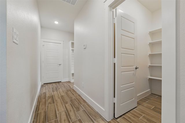 107 W Stagecoach Trail, Weatherford, TX 76085