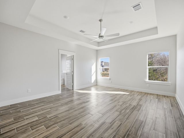 107 W Stagecoach Trail, Weatherford, TX 76085