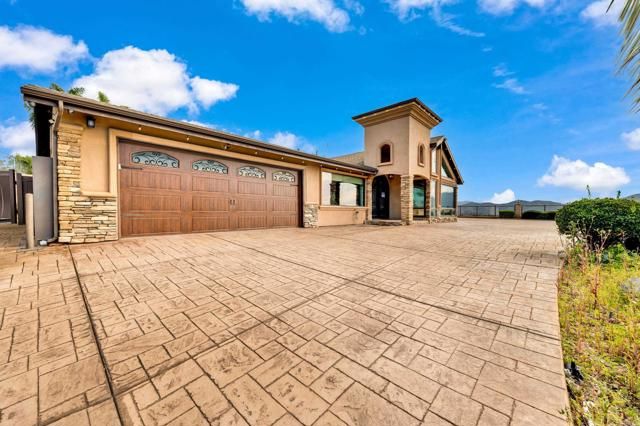 1426 Hidden Mesa View Drive, El Cajon, CA 92019