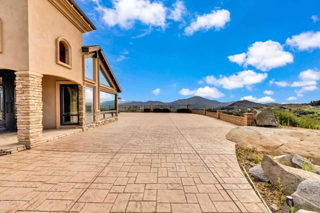 1426 Hidden Mesa View Drive, El Cajon, CA 92019