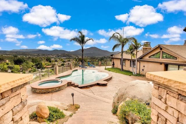 1426 Hidden Mesa View Drive, El Cajon, CA 92019