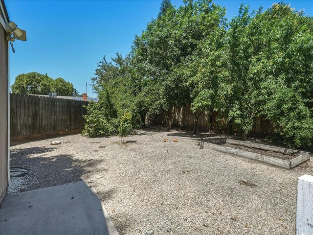 6676 N Wolters Avenue, Fresno, CA 93710