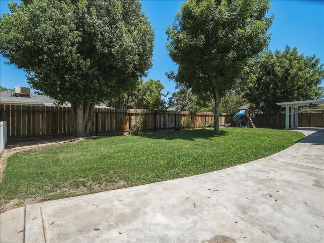 6676 N Wolters Avenue, Fresno, CA 93710