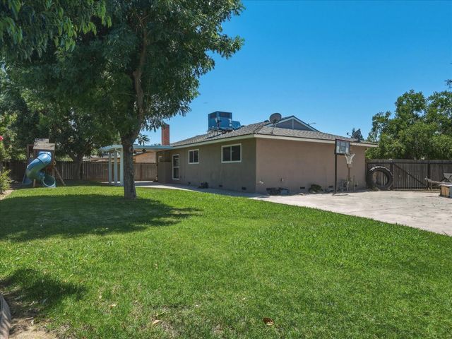 6676 N Wolters Avenue, Fresno, CA 93710