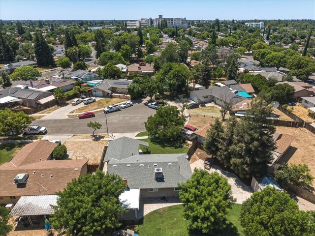 6676 N Wolters Avenue, Fresno, CA 93710