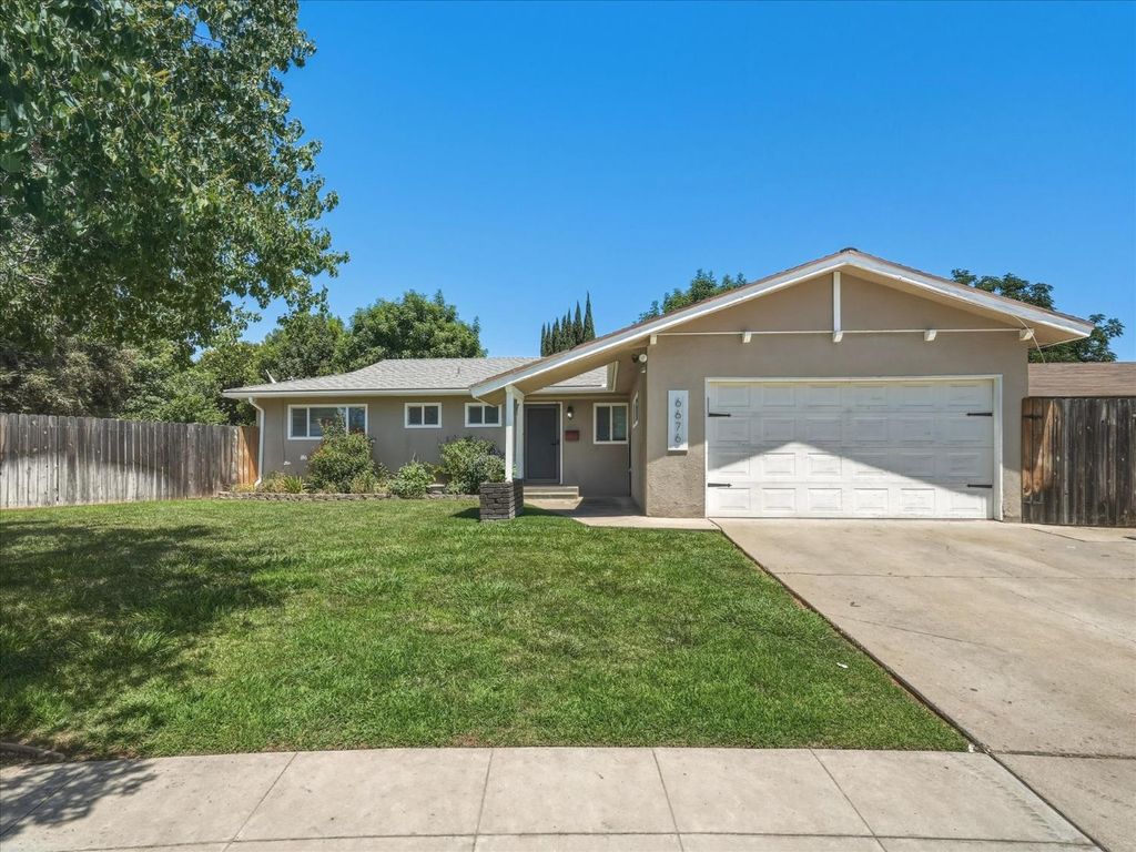 6676 N Wolters Avenue, Fresno, CA 93710