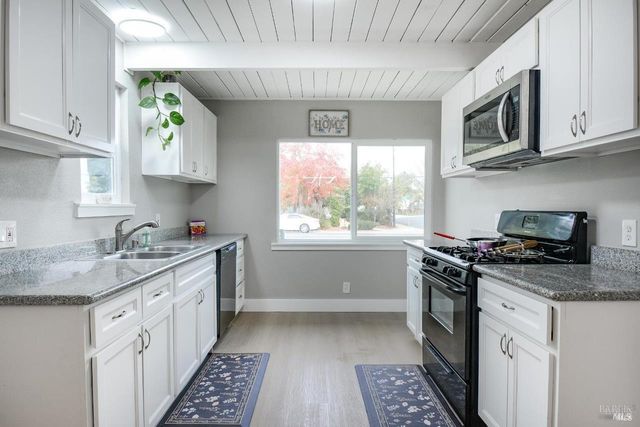 456 Lovers Ln, Vacaville, CA 95688