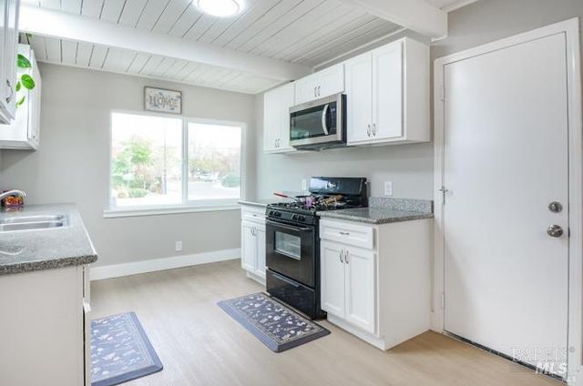 456 Lovers Ln, Vacaville, CA 95688