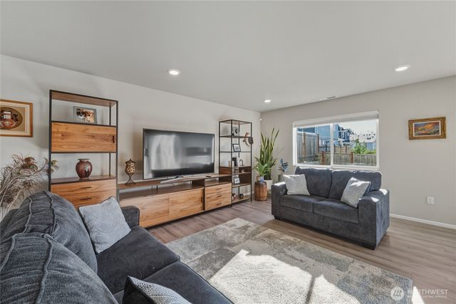 8332 39th Street NE, Marysville, WA 98270