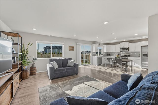 8332 39th Street NE, Marysville, WA 98270