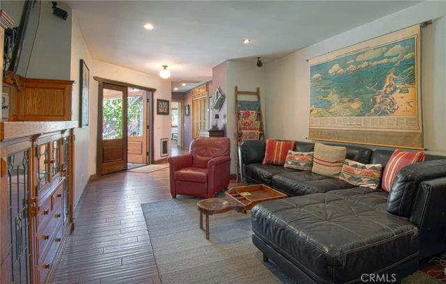 330 Colleen Place, Costa Mesa, CA 92627