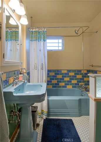 330 Colleen Place, Costa Mesa, CA 92627