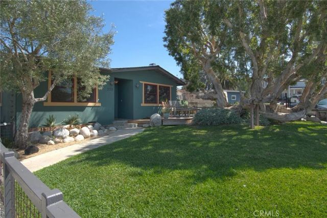 330 Colleen Place, Costa Mesa, CA 92627